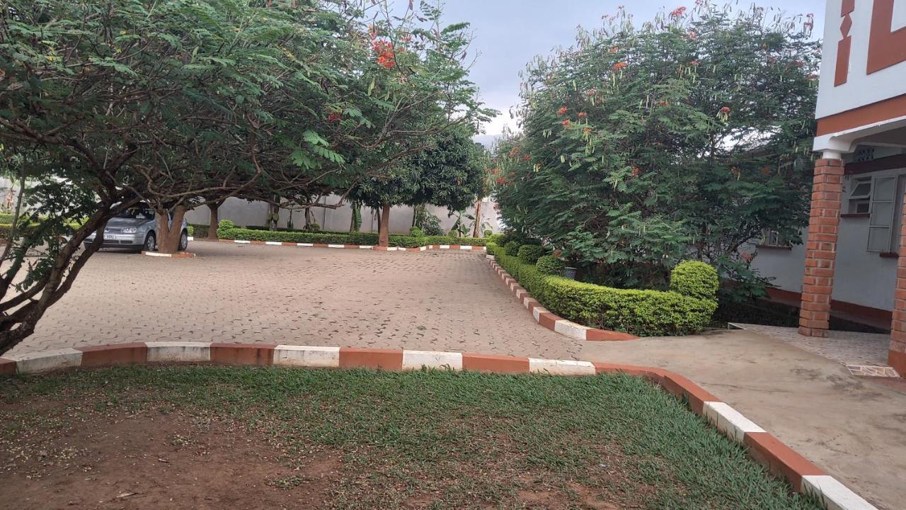 Lucia Villas Mbale Экстерьер фото